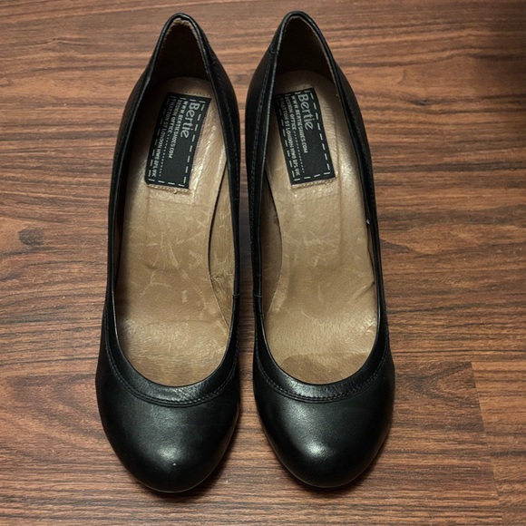 Chic Black Leather Heels for Women - Picture 3 of 4